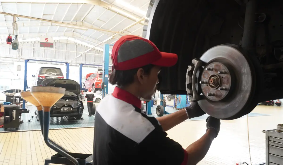 Kapan Harus Service Rem Mobil? Ini Keuntungan Service Rem di Bengkel Resmi Honda Solo Baru!